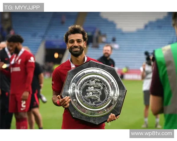 英超直播精彩瞬间引爆社交平台,网友热议连连! 英超直播精彩瞬间引爆社交平台,网友热议连连!